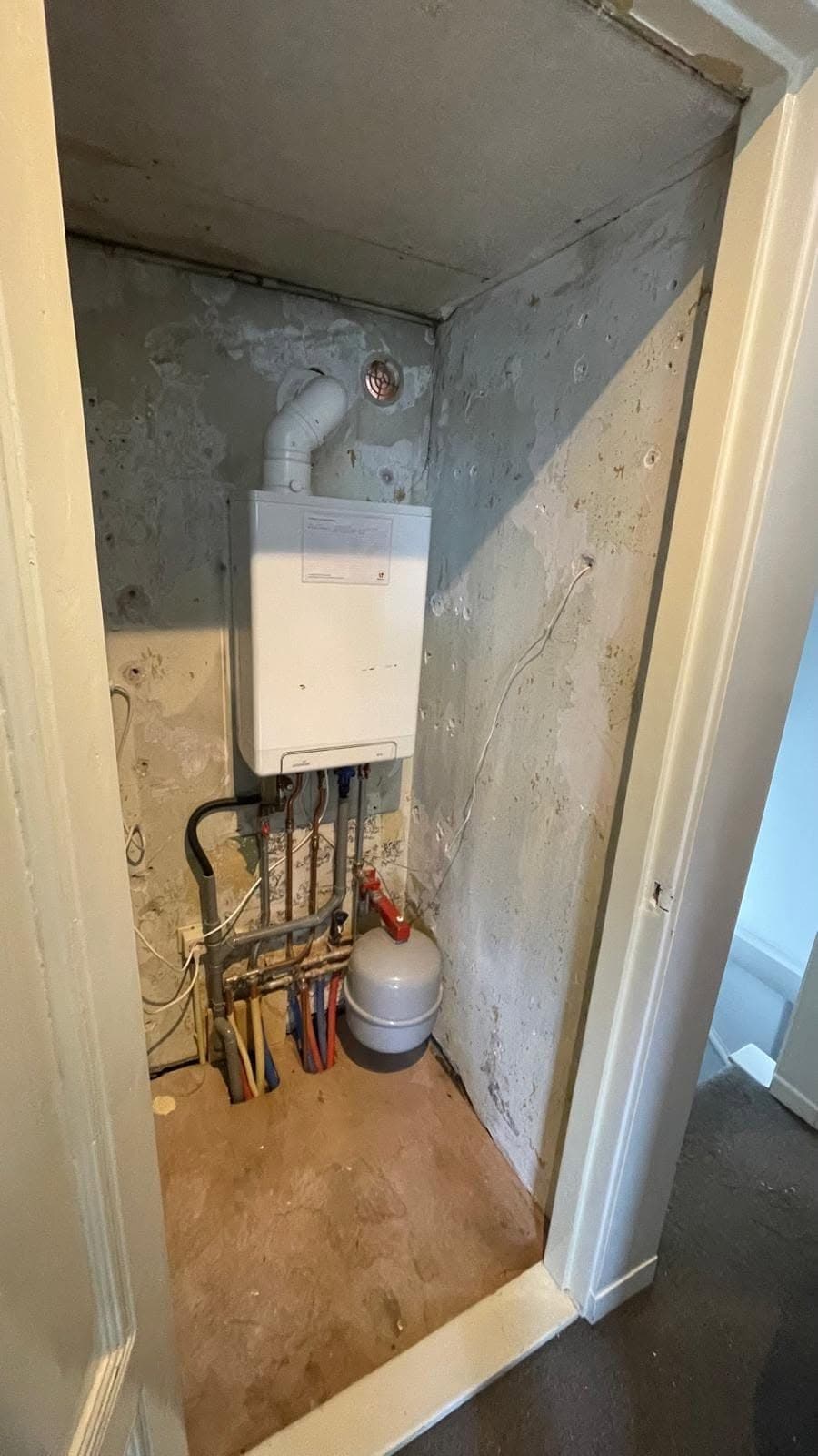 Cv-installatie en leidingen voor de afwerking
